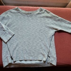 Denver Hayes Side Zippered 3/4 Sleeve Sweatshirt